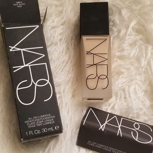 NARS All Day Luminous Weightless Foundation